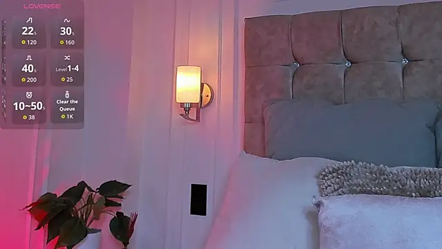 JasmineRoss 1 online show from December 20, 2025, 6:37 pm