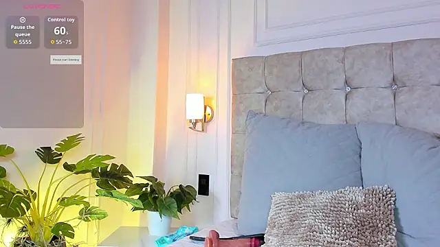 JasmineRoss 1 online show from March 20, 2026, 5:51 pm