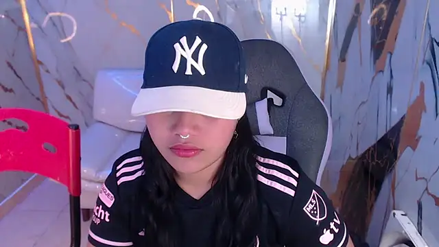 Snapshot of melany_rouse18 chatting on October 5, 2025, 12:58 pm melany rouse18 online show from October 5, 2025, 12:58 pm