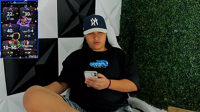 Snapshot of melany_rouse18 chatting on November 12, 2025, 2:01 am melany rouse18 online show from November 12, 2025, 2:01 am