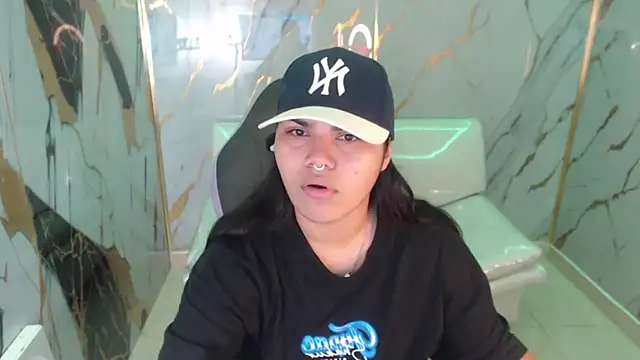 Snapshot of melany_rouse18 chatting on November 15, 2025, 1:18 pm melany rouse18 online show from November 15, 2025, 1:18 pm