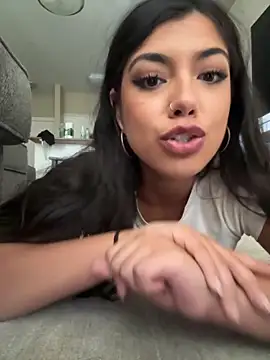 Snapshot of TheCrimsonBlairDarling chatting on October 8, 2025, 8:06 pm TheCrimsonBlairDarling online show from October 8, 2025, 8:06 pm