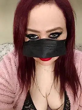 Loly2025 online show from March 24, 2026, 8:58 pm