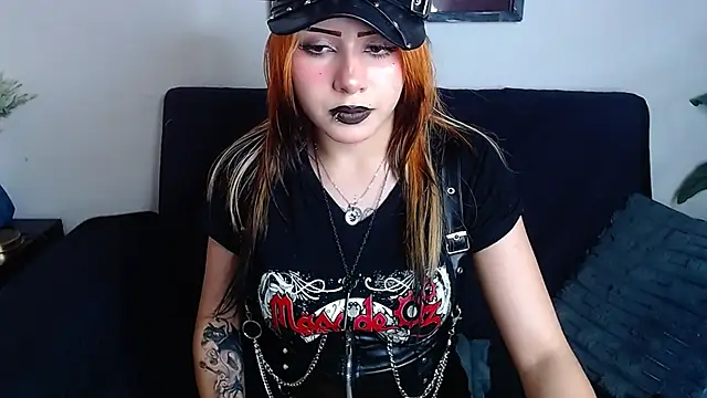 fyreandfox  online show from June 5, 2026, 8:03 pm