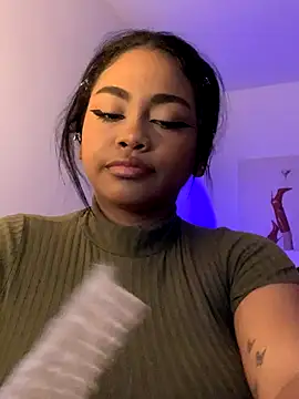 Dahiana Giil online show from September 29, 2025, 7:02 am