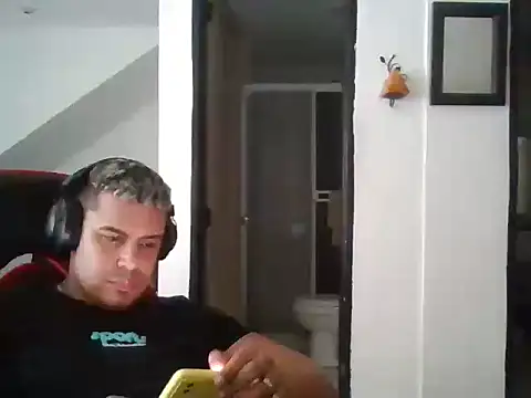 Snapshot of juniorguty chatting on February 20, 2025, 9:09 pm juniorguty online show from February 20, 2025, 9:09 pm