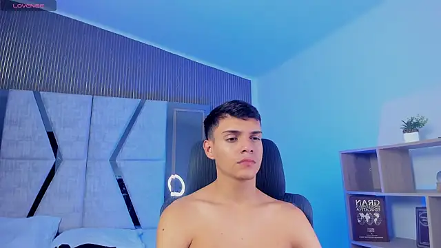 JacobRoberts1 online show from October 8, 2025, 8:39 pm