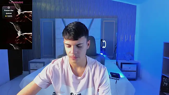 JacobRoberts1 online show from October 15, 2025, 9:04 pm