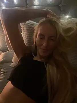 Fiery Blonde LexiX online show from October 30, 2025, 11:05 pm