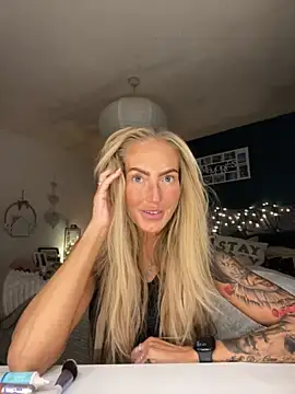 Fiery Blonde LexiX online show from November 2, 2025, 5:26 pm