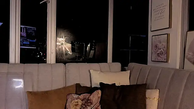 Ivanna West online show from December 3, 2025, 10:02 am