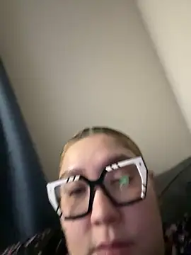 BlueNightsUncle online show from October 22, 2025, 4:35 am