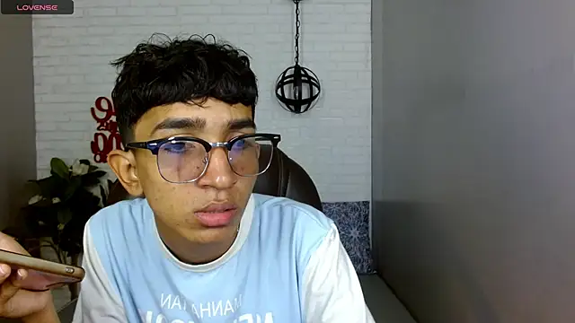 Snapshot of Martin_Linares chatting on February 19, 2025, 1:28 pm Martin Linares online show from February 19, 2025, 1:28 pm