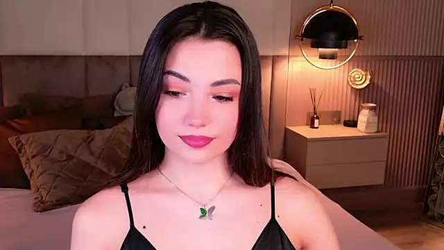 Snapshot of Alice_Deleon chatting on October 16, 2025, 6:36 am Alice Deleon online show from October 16, 2025, 6:36 am