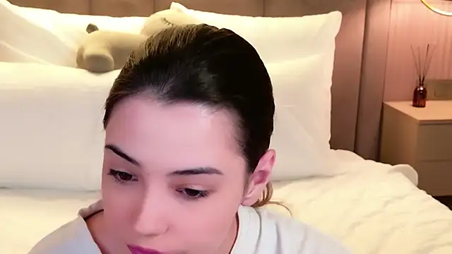 Alice Deleon online show from November 26, 2025, 10:49 am