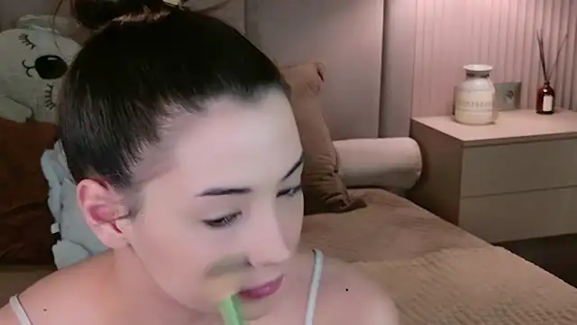 Snapshot of Alice_Deleon chatting on June 25, 2026, 11:04 am Alice Deleon online show from June 25, 2026, 11:04 am