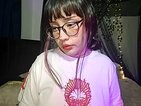 Snapshot of blue_katt chatting on March 22, 2025, 5:28 am blue katt online show from March 22, 2025, 5:28 am