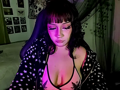 blue katt online show from November 21, 2025, 8:18 pm