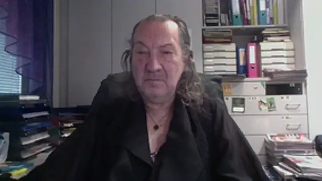 HMStraps01 online show from February 5, 2026, 8:08 am