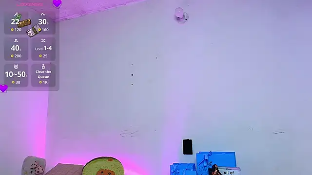 Peach Rose  online show from April 23, 2026, 9:17 pm