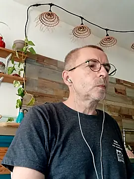 Snapshot of Xavspank2 chatting on September 10, 2025, 1:22 pm Xavspank2 online show from September 10, 2025, 1:22 pm