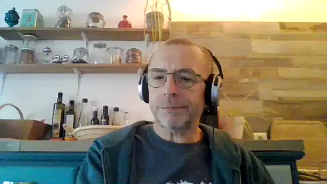 Snapshot of Xavspank2 chatting on October 8, 2025, 9:51 am Xavspank2 online show from October 8, 2025, 9:51 am