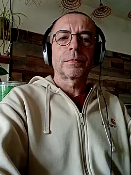 Xavspank2 online show from April 13, 2026, 9:37 am