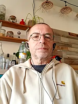 Xavspank2 online show from April 14, 2026, 9:15 am