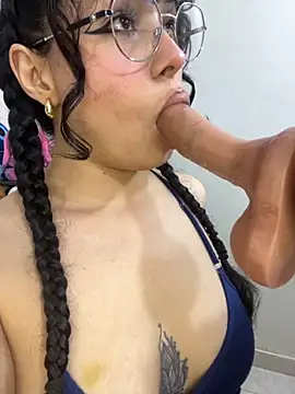 Snapshot of Emma_Winslow chatting on October 9, 2025, 6:11 am Emma Winslow online show from October 9, 2025, 6:11 am