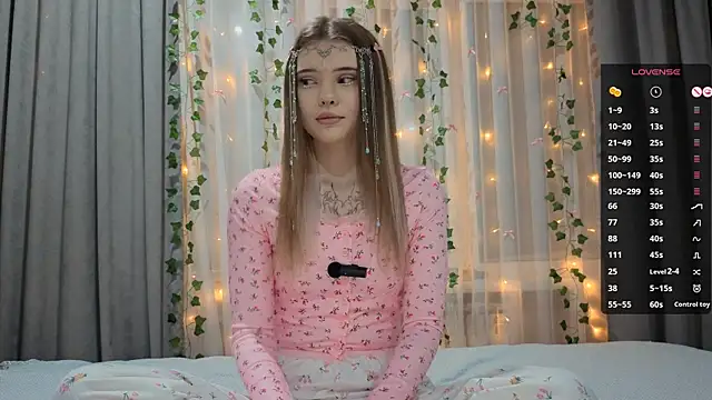 CarolinePepper online show from January 9, 2026, 1:47 pm