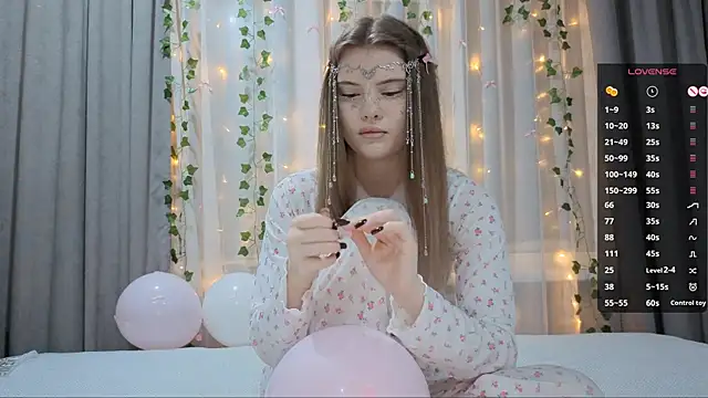 CarolinePepper online show from January 18, 2026, 2:32 pm