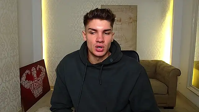 Snapshot of MaxKaiden chatting on October 6, 2025, 4:43 am MaxKaiden online show from October 6, 2025, 4:43 am