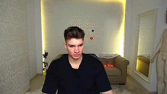 Snapshot of MaxKaiden chatting on October 20, 2025, 5:08 am MaxKaiden online show from October 20, 2025, 5:08 am