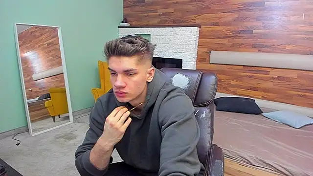 Snapshot of MaxKaiden chatting on March 9, 2026, 5:22 am MaxKaiden online show from March 9, 2026, 5:22 am