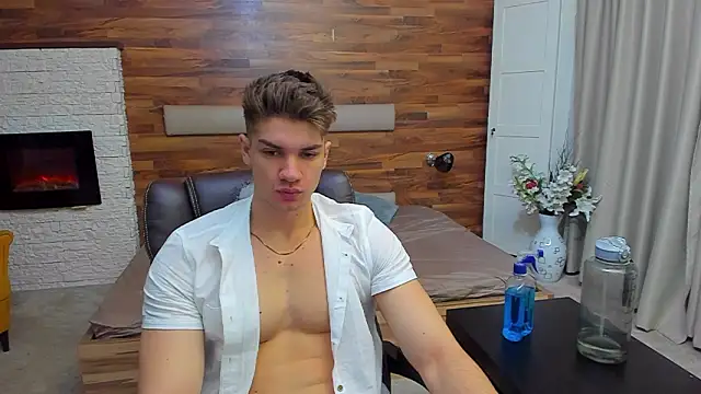 Snapshot of MaxKaiden chatting on March 12, 2026, 5:13 am MaxKaiden online show from March 12, 2026, 5:13 am