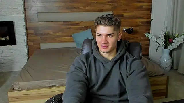 Snapshot of MaxKaiden chatting on March 30, 2026, 4:35 am MaxKaiden online show from March 30, 2026, 4:35 am