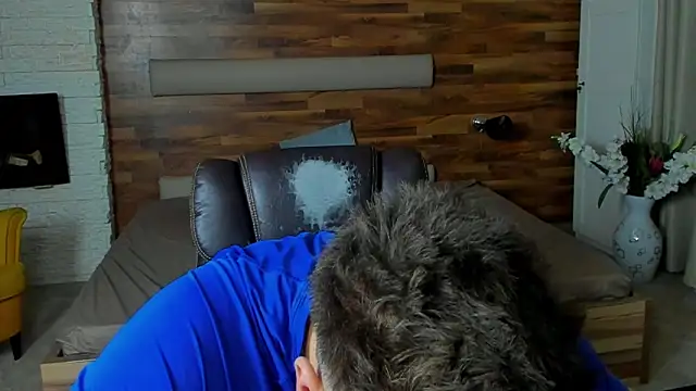 Snapshot of MaxKaiden chatting on March 31, 2026, 6:03 am MaxKaiden online show from March 31, 2026, 6:03 am