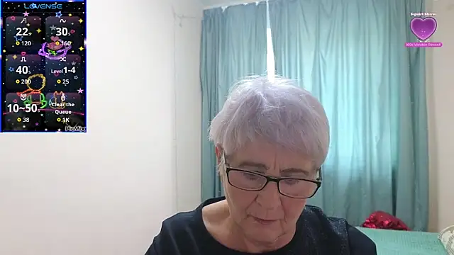 Snapshot of Sandra_Snowflake chatting on October 5, 2025, 9:29 am Sandra Snowflake online show from October 5, 2025, 9:29 am