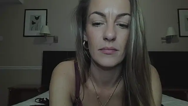 Snapshot of Edenfox- chatting on March 17, 2025, 4:33 pm Edenfox- online show from March 17, 2025, 4:33 pm