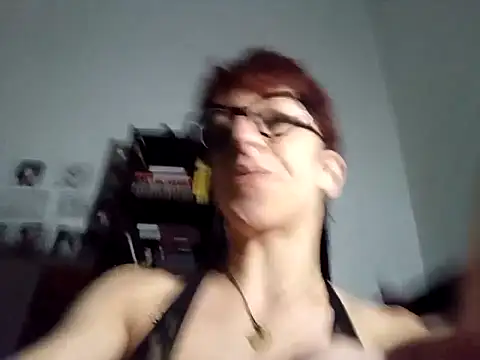 MirianaB online show from October 8, 2025, 7:33 pm