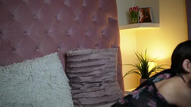 MaiaMini online show from October 10, 2025, 10:53 pm