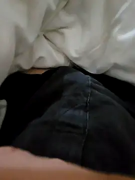 Snapshot of skiciyunis chatting on November 16, 2025, 9:31 pm skiciyunis online show from November 16, 2025, 9:31 pm