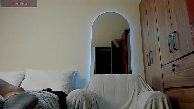 mattiwsmorris  online show from April 22, 2026, 4:48 am