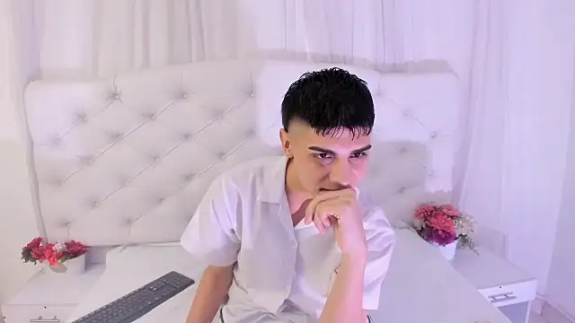 frank jhonsson online show from October 3, 2025, 7:11 pm