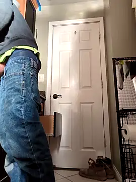 Snapshot of QueenM3 chatting on February 27, 2025, 9:58 pm QueenM3 online show from February 27, 2025, 9:58 pm