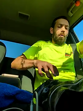 Snapshot of QueenM3 chatting on October 4, 2025, 8:51 pm QueenM3 online show from October 4, 2025, 8:51 pm