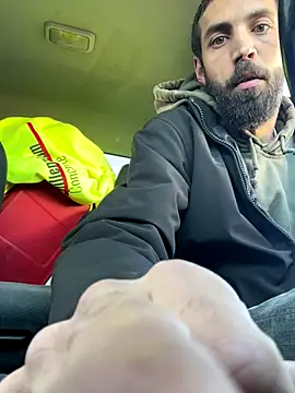 Snapshot of QueenM3 chatting on October 27, 2025, 3:05 pm QueenM3 online show from October 27, 2025, 3:05 pm