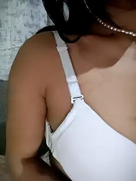 ElaRuil69 online show from February 7, 2026, 2:26 am