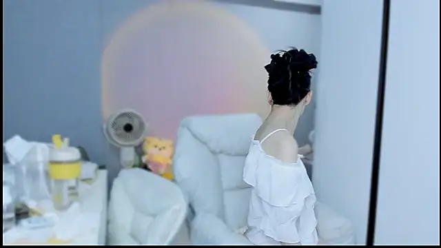 Snapshot of A_dabo chatting on November 3, 2025, 1:34 pm A dabo online show from November 3, 2025, 1:34 pm