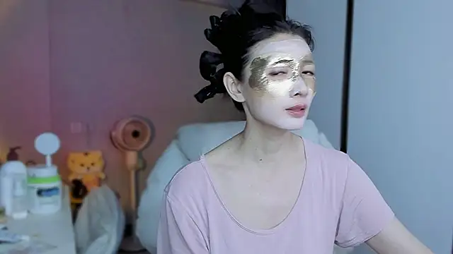 Snapshot of A_dabo chatting on November 30, 2025, 2:10 pm A dabo online show from November 30, 2025, 2:10 pm